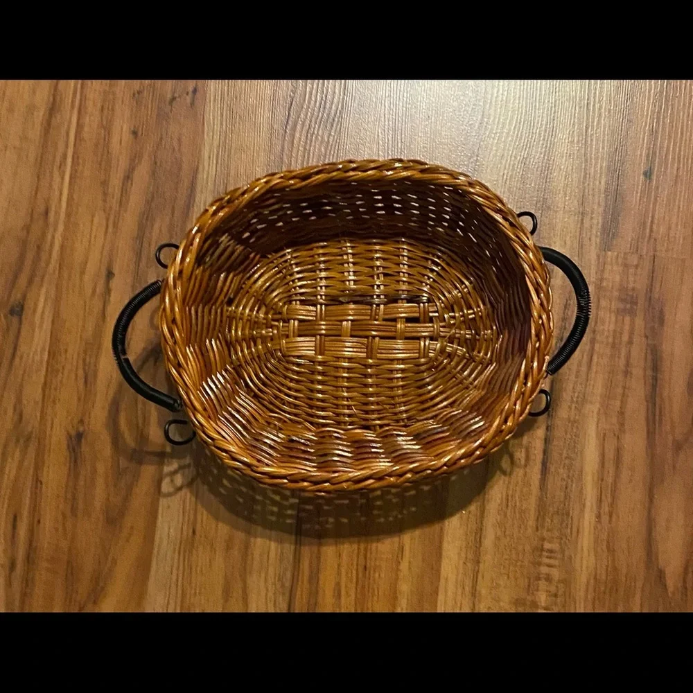 Wicker Basket 🧺 With Removable Metal Frame With Handles & Hanging Option